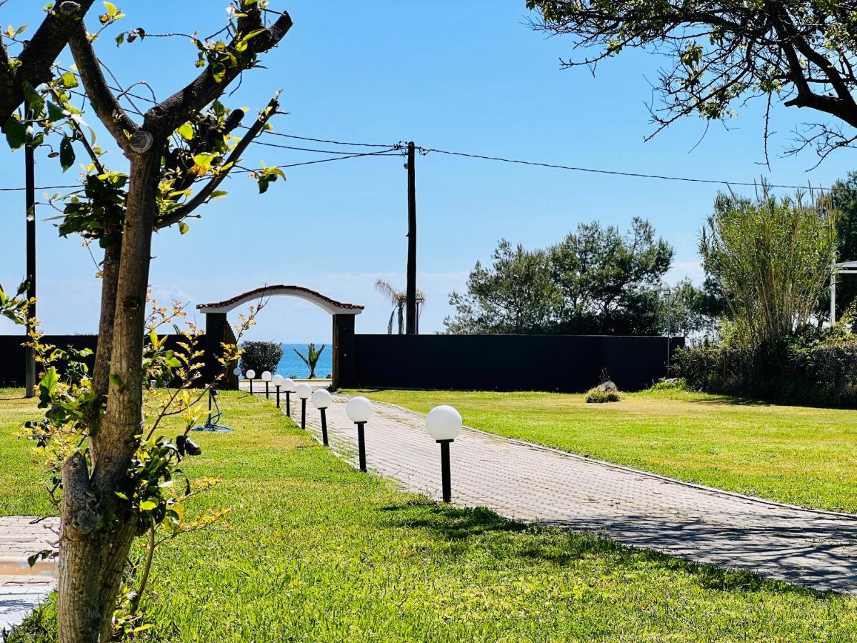 Gazonia Family Estate Hotel Skala  Exterior foto